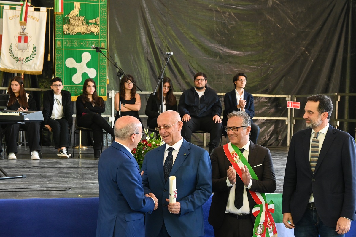 Articolo nr. 239
